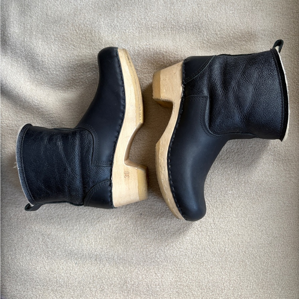 No. 6 5" Pull On Shearling Clog Boot on Mid Heel in Ink Aviator